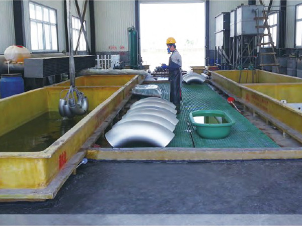 Stainless steel pickling workshop