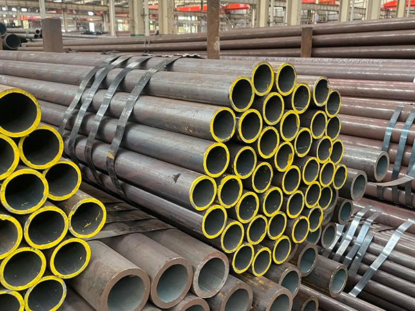 Seamless Steel Tube is a high-performance tubular product manufactured without any welding seams,distinguished by its integral structure and excellent mechanical properties.Unlike welded steel pipes formed by joining steel plates or strips,
